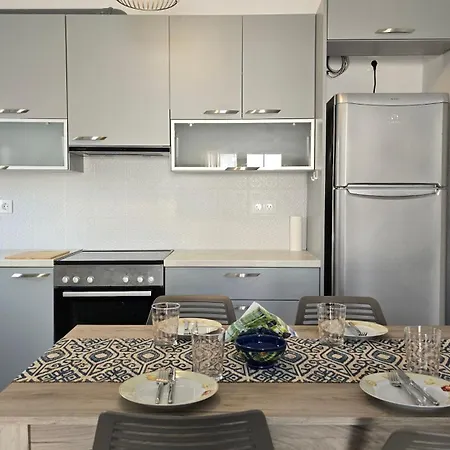 Beta-Comfortable Apartment 100M From The Beach By Optimum Link Paralía Buitenkant foto