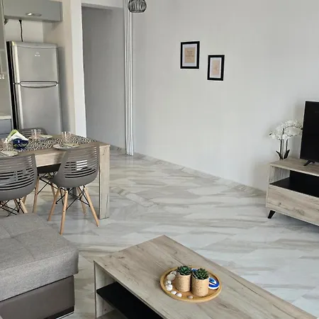 Beta-Comfortable Apartment 100M From The Beach By Optimum Link Paralía Buitenkant foto