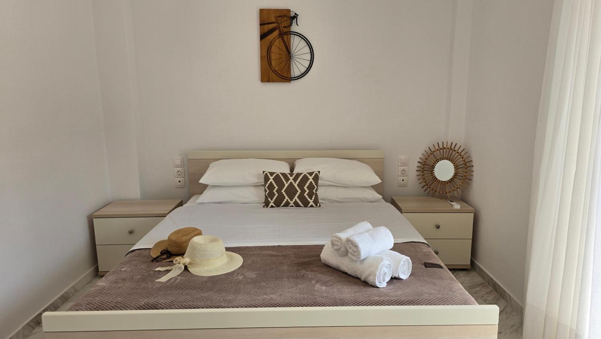 Beta-comfortable 100m From The By Optimum Link Apartment *