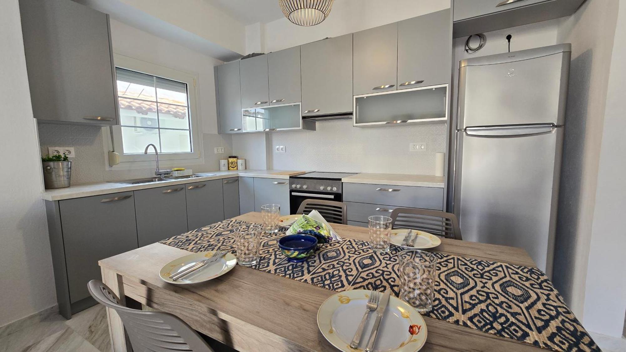 Beta-comfortable 100m From The By Optimum Link Apartment *